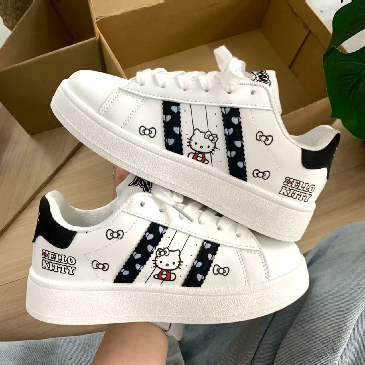 Women Shoes Sneakers - Zapatos Casuales de Moda Hello Kitty,